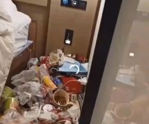 湖南长沙4男女混租一间房3个月后留满屋垃圾