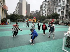 城市足球丨足球进社区！首批送出200套装备，136点位已进驻