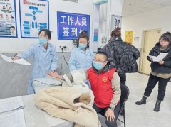 方正县社区医院联手方正镇为社区工作人员免费体检