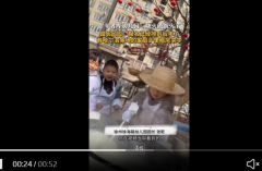 幼儿园小朋友烧火做饭 园方称：特色教学，家长孩子们都喜欢