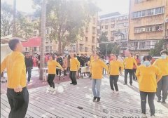 【社区新闻】全民健身 社区组织“拍打操”