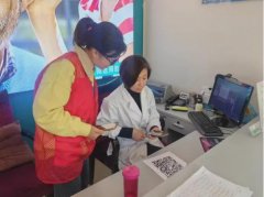 五龙山社区开展“5+2就业之家”促进就业平台宣传推广活动