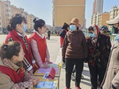 【暖心民生】南浦街道黎明社区新时代文明实践站开展“流动办公桌”进小区让