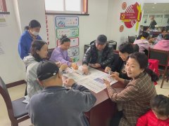 以牌会友，“棋”乐融融，市北区双山街道大山宝城小区开展棋牌争霸赛