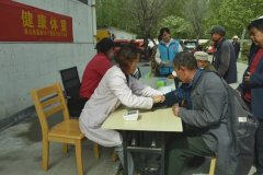 册山街道开展“健康城镇 健康体重”第36个爱国卫生月活动
