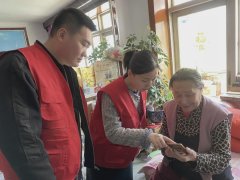 【志愿服务】洮南市团结街道安泰社区开展“一对一”老年人手机课堂志愿服务