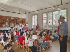 【文明实践】富东社区开展“交通安全进校园”主题宣讲活动