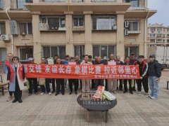 海星街道盐场社区举办“智慧交锋 友谊长存 拉进邻里心”象棋比赛活动