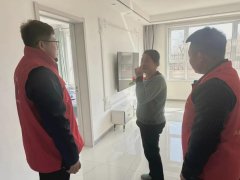 洮南市永财社区开展小区飞线整治活动