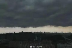 广东百年一遇洪水：部分地区通信中断，近一半的亲友因大雨未到达婚礼