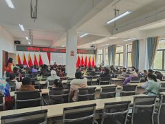 美丽乡村行--鲁甸交警交通安全宣传走进社区