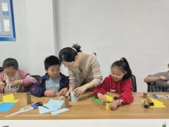 缇香社区联合南丰小学开展“变废为宝”活动