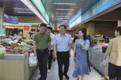 晋江市人大常委会视察梅岭街道许厝社区农贸市场环境卫生管理情况