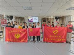 好书伴我行 书香溢社区