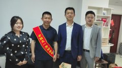 喜报|城阳街道明阳路社区居民代小虎荣获“全国五一劳动奖章”