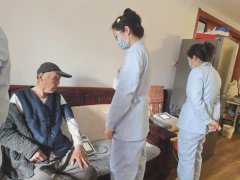 锦上社区与黄山医院联合为辖区老人免费体检