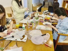 “一站式”学生社区 | 外国语学院“拓花草之印 染自然之美”植物拓染活动回
