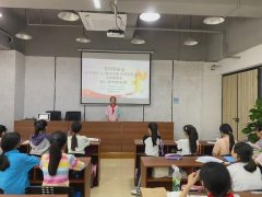 石坪桥街道社区学校开展《我心目中的英雄》故事会活动