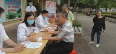 平山街道将军桥社区开展2024年预防心血管疾病主题宣传咨询活动