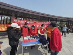 路南街道开展“政务服务精心 · 便民服务暖心”政务服务宣传活动
