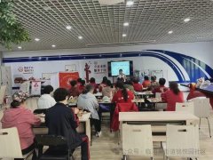 铭心共聚 悦梦和谐|铭悦园社区开展母亲节手工编织包制作文明实践活动