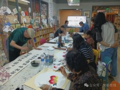宫前园社区开展“翰墨情深 母爱如歌”母亲节主题书画活动