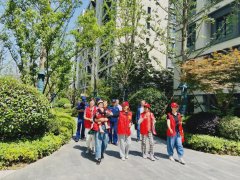 三方协同治理 共建平安社区——上和公元里楼道堆积物清理行动