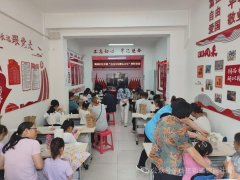 党群阵地@你丨锦园社区开展“点亮生活暖心台灯”制作活动