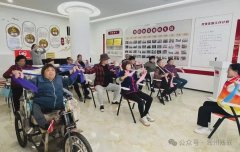 基层动态|金泉社区：“激活”健身新玩法 ​弹力带助居民康复