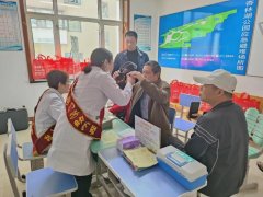南湖社区开展助老志愿服务活动