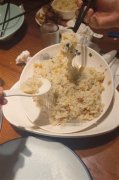顾客称常州一火锅店炒饭“拉丝”且有异味，店家：会配合市监局调查