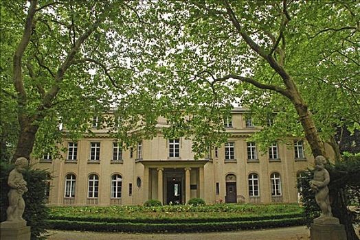 2022年深圳市卫健系统人员招聘岗位表(本科学历要求)